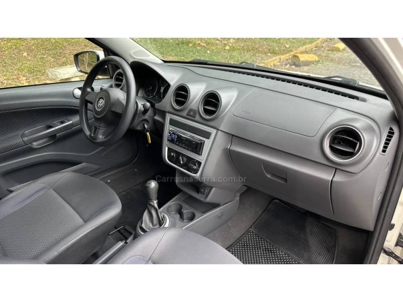 VOLKSWAGEN - GOL - 2016/2016 - Branca - R$ 38.000,00