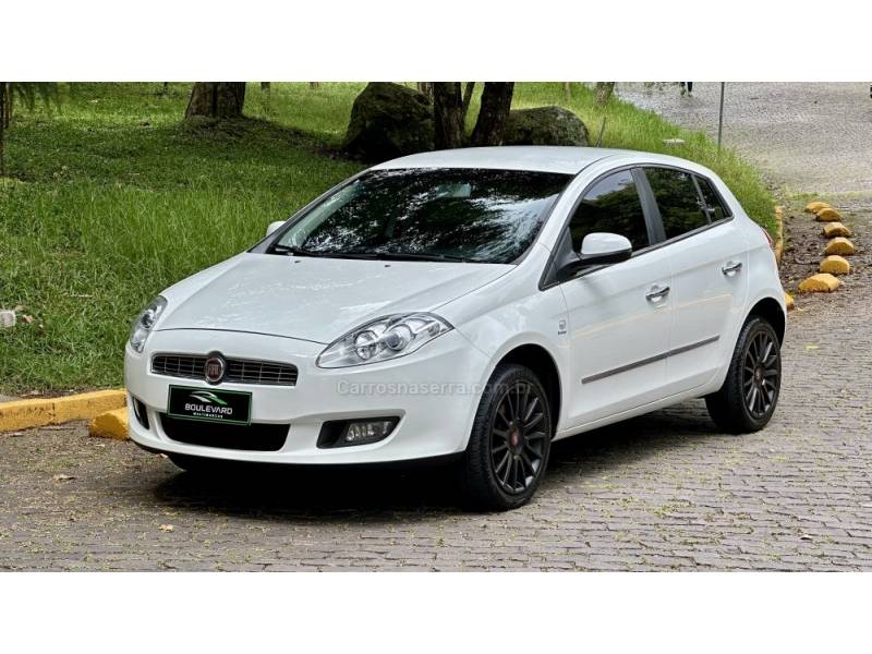 FIAT - BRAVO - 2012/2013 - Branca - R$ 35.900,00
