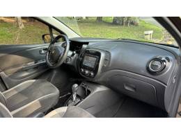 RENAULT - CAPTUR - 2017/2018 - Marrom - R$ 62.900,00