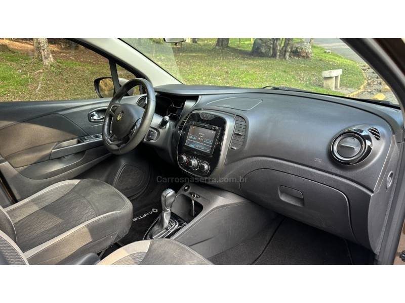 RENAULT - CAPTUR - 2017/2018 - Marrom - R$ 62.900,00
