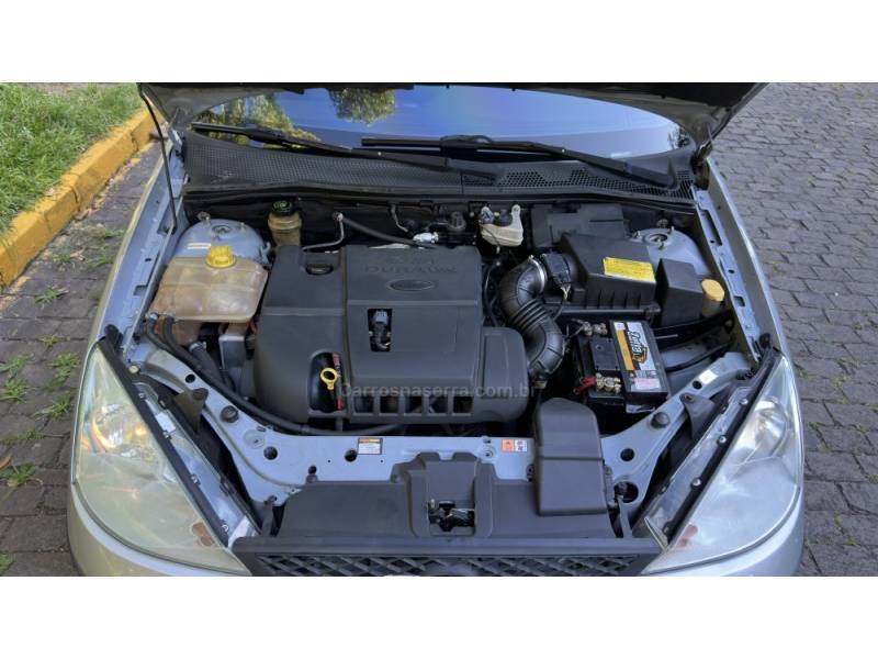 FORD - FOCUS - 2008/2008 - Prata - R$ 25.900,00