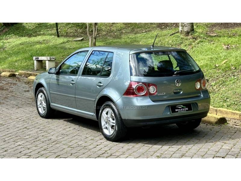 VOLKSWAGEN - GOLF - 2008/2009 - Verde - R$ 42.900,00