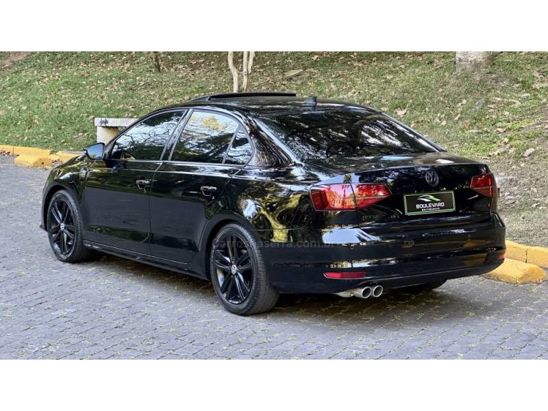 VOLKSWAGEN - JETTA - 2016/2016 - Preta - R$ 92.900,00