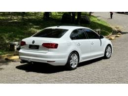 VOLKSWAGEN - JETTA - 2016/2016 - Branca - R$ 96.500,00