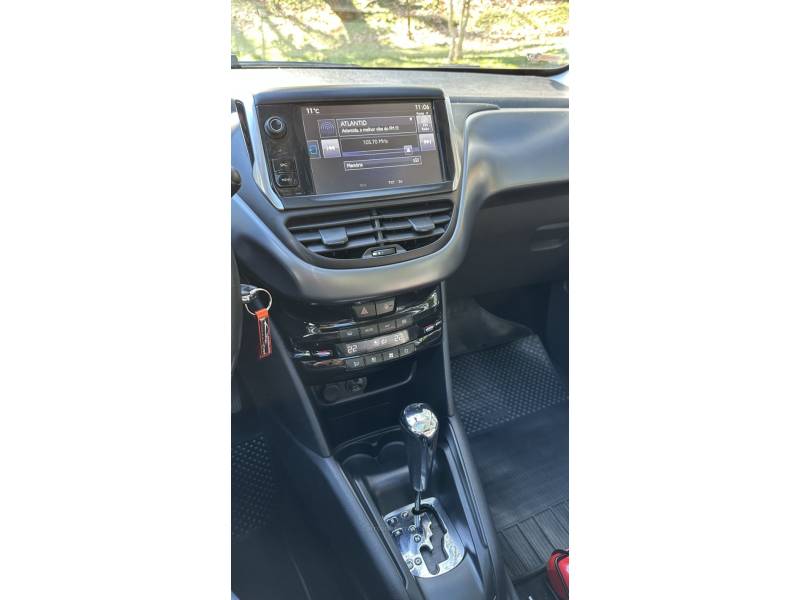 PEUGEOT - 208 - 2015/2015 - Branca - R$ 49.900,00