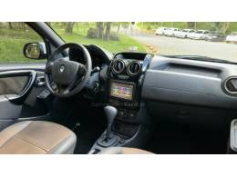 RENAULT - DUSTER - 2015/2016 - Branca - R$ 59.900,00