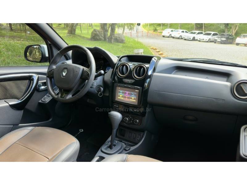 RENAULT - DUSTER - 2015/2016 - Branca - R$ 59.900,00