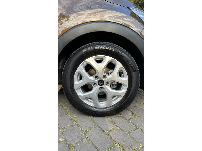 RENAULT - CAPTUR - 2017/2018 - Marrom - R$ 62.900,00