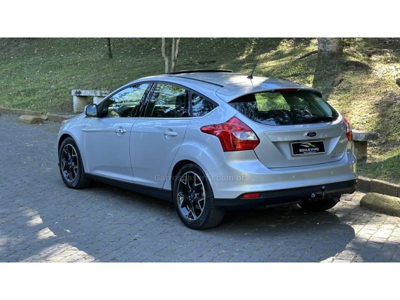 FORD - FOCUS - 2014/2015 - Prata - R$ 59.000,00