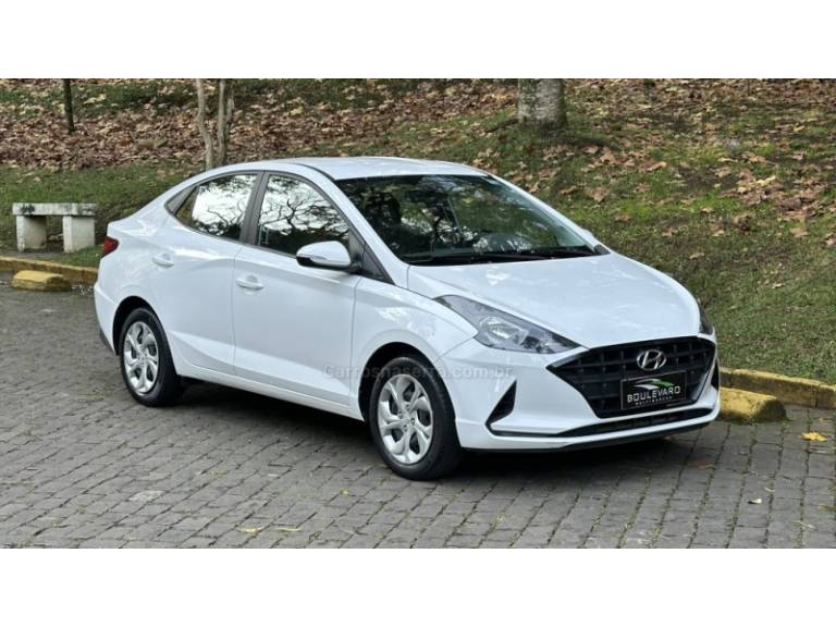 HYUNDAI - HB20S - 2022/2022 - Branca - R$ 60.000,00