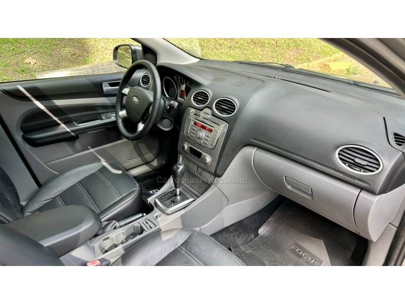 FORD - FOCUS - 2013/2013 - Cinza - R$ 49.900,00