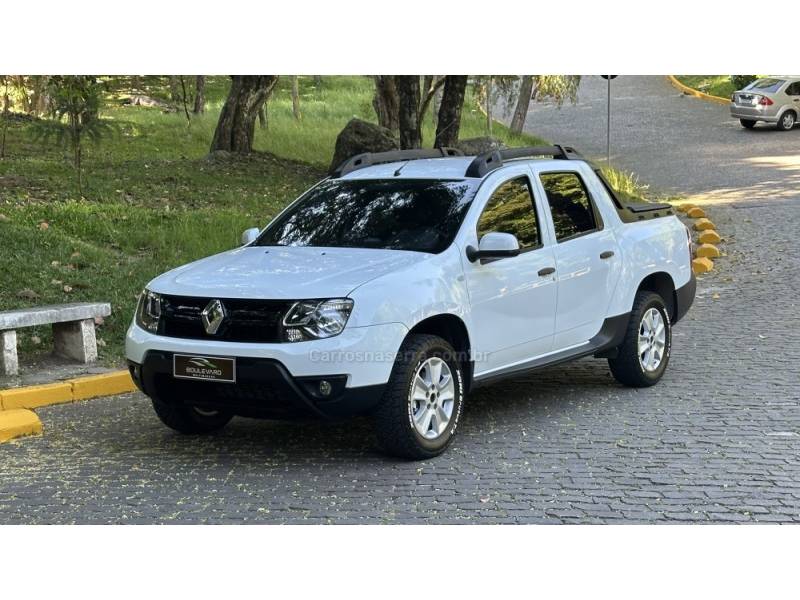 RENAULT - DUSTER OROCH - 2017/2018 - Branca - R$ 71.000,00