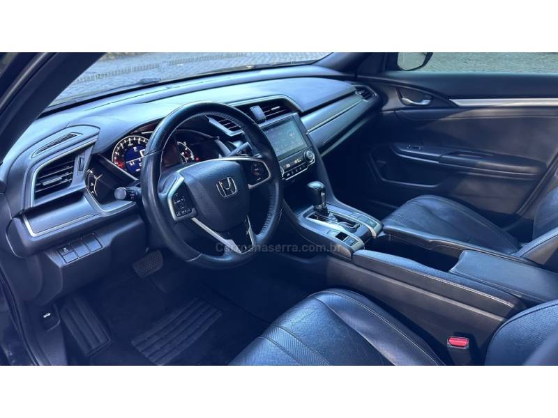 HONDA - CIVIC - 2017/2018 - Preta - R$ 107.000,00