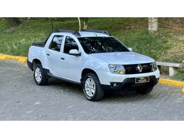 RENAULT - DUSTER OROCH - 2017/2018 - Branca - R$ 71.000,00