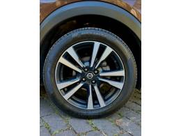 NISSAN - KICKS - 2021/2022 - Marrom - R$ 99.900,00
