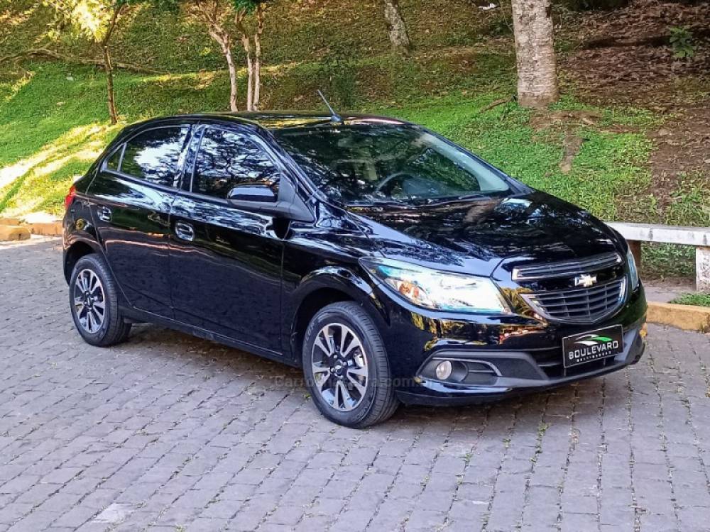 Usado boa compra: Chevrolet Onix LTZ 1.4 automático 2013