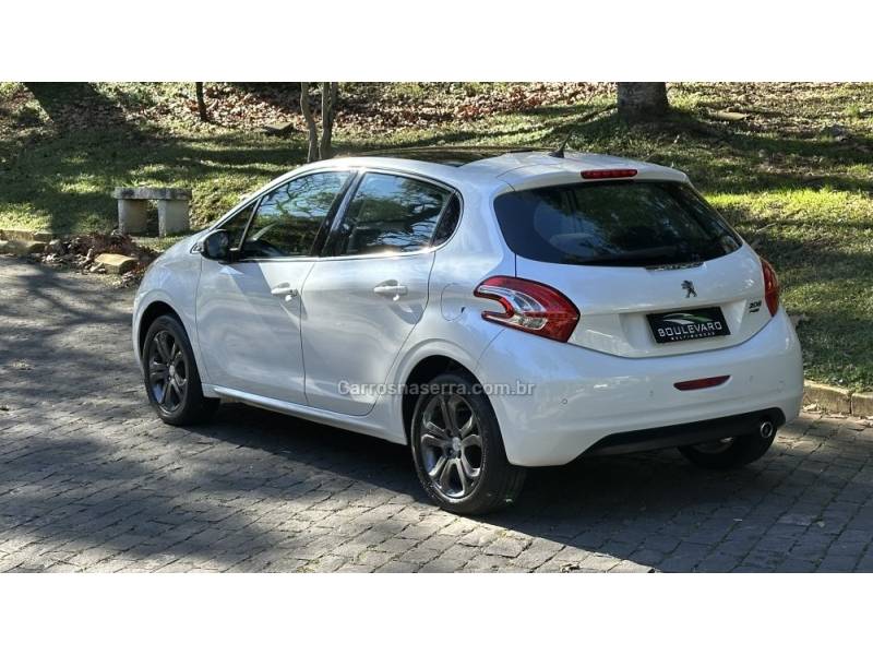 PEUGEOT - 208 - 2015/2015 - Branca - R$ 49.900,00