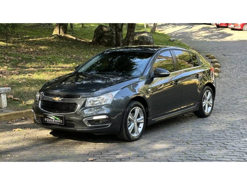 CHEVROLET - CRUZE - 2015/2016 - Cinza - R$ 69.900,00