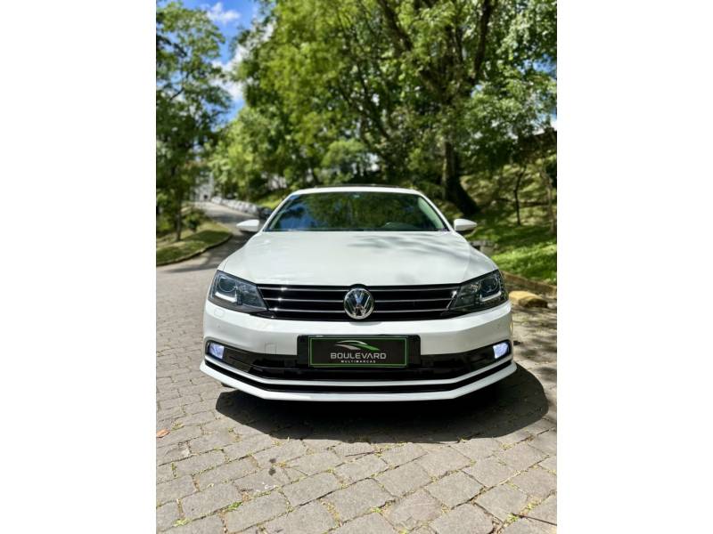 VOLKSWAGEN - JETTA - 2016/2016 - Branca - R$ 96.500,00