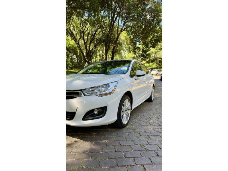 CITROËN - C4 LOUNGE - 2015/2015 - Branca - R$ 47.900,00