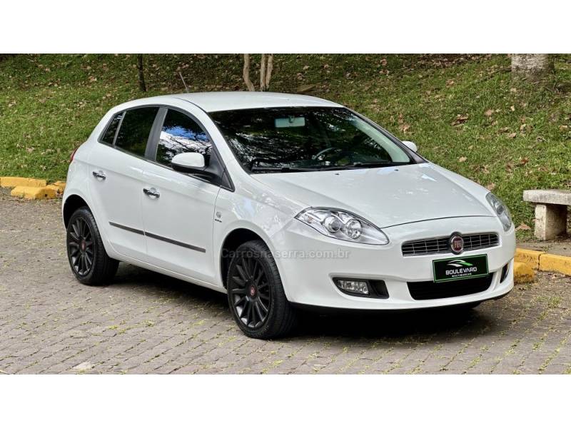 FIAT - BRAVO - 2012/2013 - Branca - R$ 35.900,00