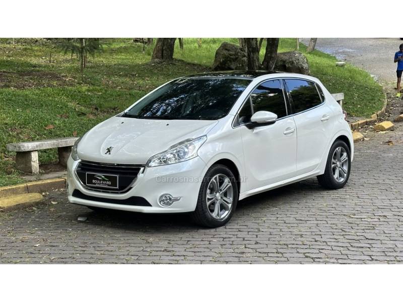 PEUGEOT - 208 - 2015/2015 - Branca - R$ 50.500,00