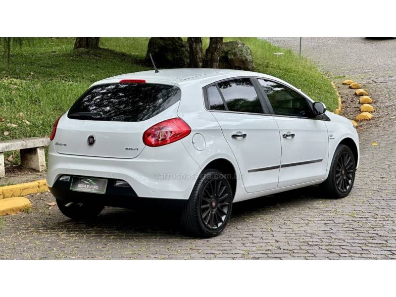 FIAT - BRAVO - 2012/2013 - Branca - R$ 35.900,00