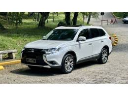 MITSUBISHI - OUTLANDER - 2017/2018 - Branca - R$ 119.000,00