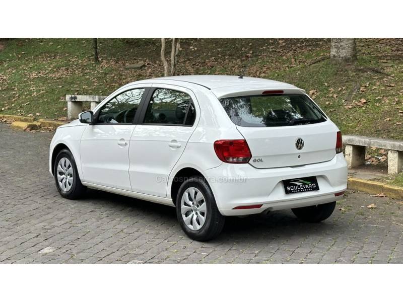 VOLKSWAGEN - GOL - 2016/2016 - Branca - R$ 38.000,00