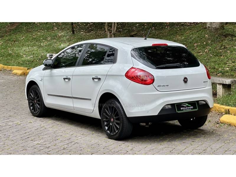 FIAT - BRAVO - 2012/2013 - Branca - R$ 35.900,00
