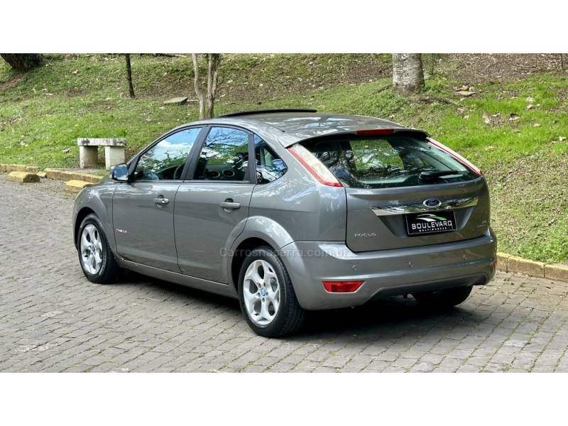 FORD - FOCUS - 2013/2013 - Cinza - R$ 49.900,00