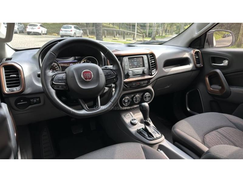 FIAT - TORO - 2017/2018 - Branca - R$ 91.900,00