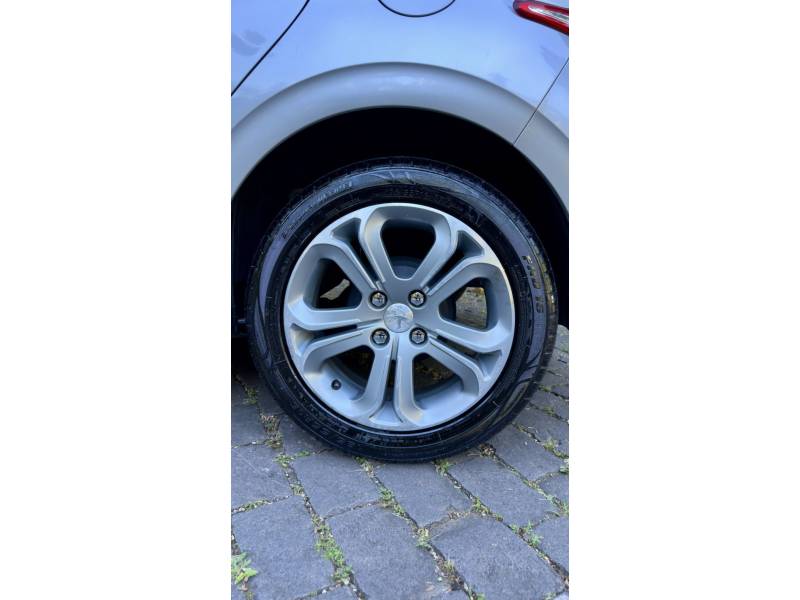 PEUGEOT - 208 - 2014/2015 - Prata - R$ 44.900,00
