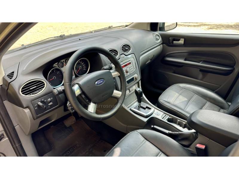 FORD - FOCUS - 2013/2013 - Cinza - R$ 49.900,00