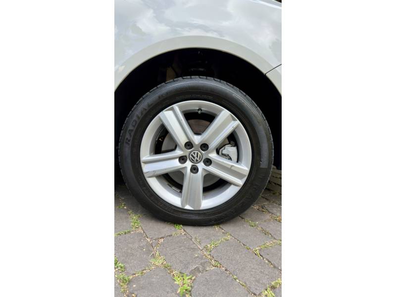 VOLKSWAGEN - FOX - 2015/2016 - Branca - R$ 52.900,00