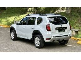 RENAULT - DUSTER - 2015/2016 - Branca - R$ 59.900,00