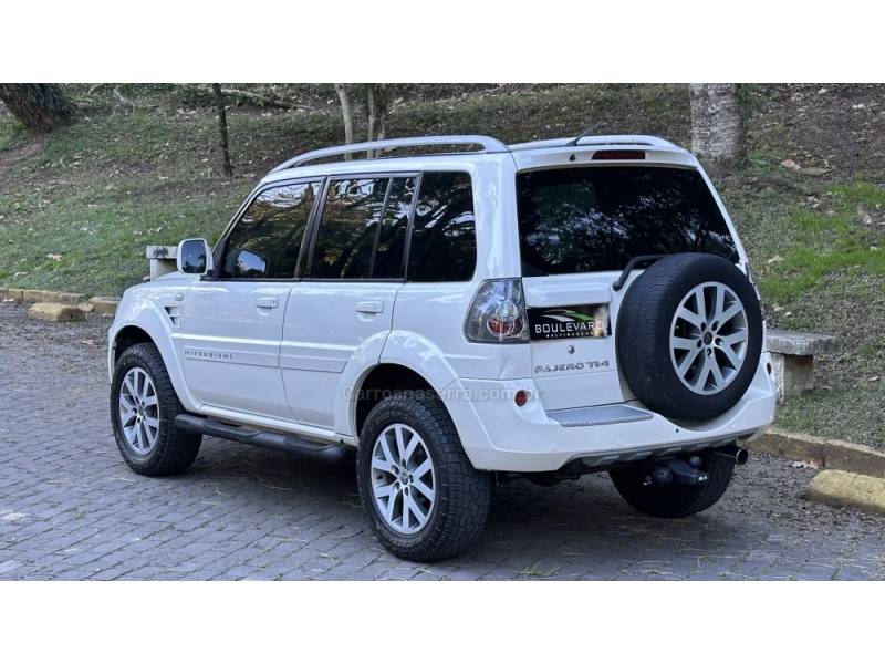 MITSUBISHI - PAJERO TR4 - 2010/2010 - Branca - R$ 59.900,00