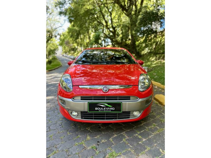 FIAT - PUNTO - 2013/2013 - Vermelha - R$ 38.900,00