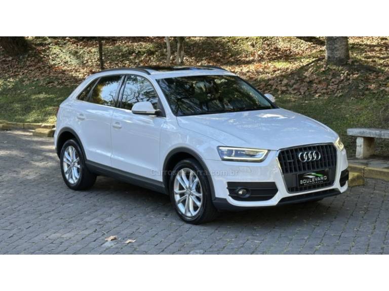 AUDI - Q3 - 2014/2015 - Branca - R$ 75.000,00