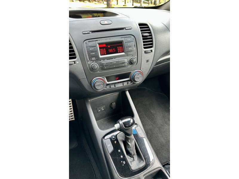 KIA MOTORS - CERATO - 2016/2017 - Cinza - R$ 69.900,00