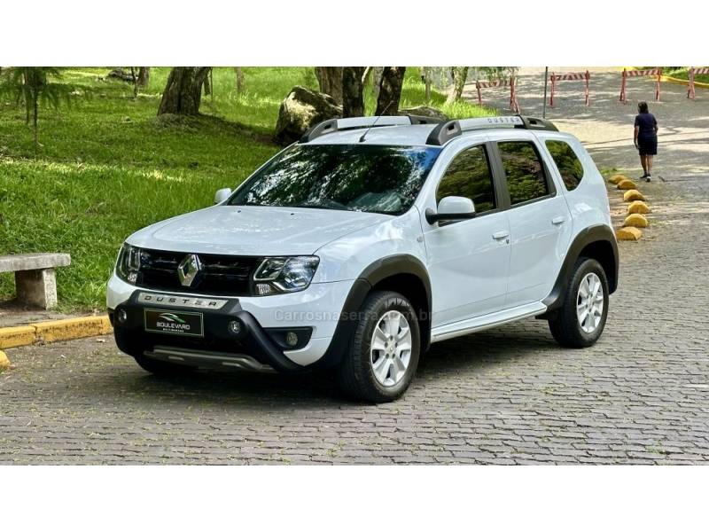 RENAULT - DUSTER - 2015/2016 - Branca - R$ 59.900,00